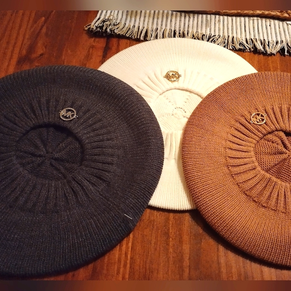 COPY - OS) CLASSIC MICHAEL KORS MK KNIT BERET HAT/CAP WITH GOLD LOGO EMBLEM 3- …
